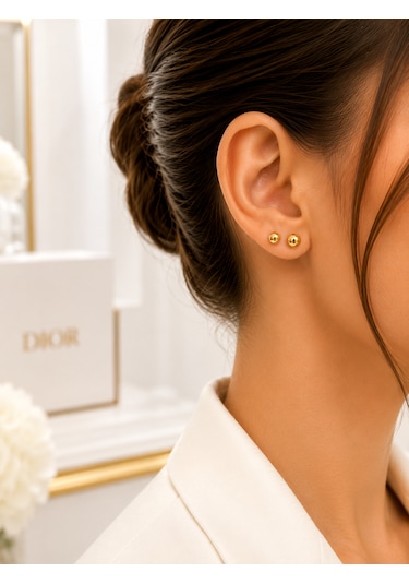 14 Ayar Altın El İşçiliği 7 Mm Top Küpe Parlak Cilalı Şık Tasarım 0,72 Gr