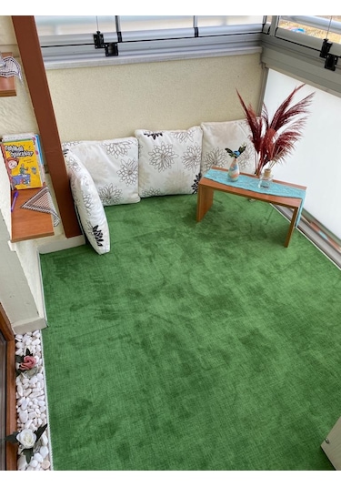 Yeşil Protokol Özel Kesim Kaymaz Tabanlı Balkon Halısı