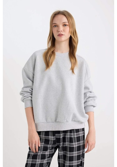 DeFacto Coool Oversize Geniş Kalıp Bisiklet Yaka Basic Düz Kalın Kumaş İçi Yumuşak Tüylü Sweatshirt D9022AXNSGR210 Gri DeFacto Coool Oversize Geniş Kalıp Bisiklet Yaka Basic Düz Kalın Kumaş İçi Yumuşak Tüylü Sweatshirt D9022AXNSGR210 Gri