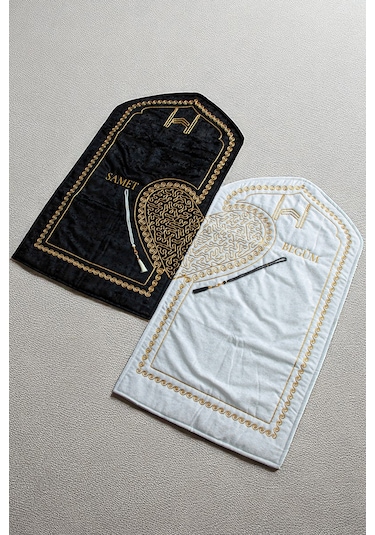 Kişiye Özel İsimli Eşli Çift Seccadesi Kadife Çeyizlik Kalpli Seccade Bohçalık Hediyelik Set Siyah - Beyaz