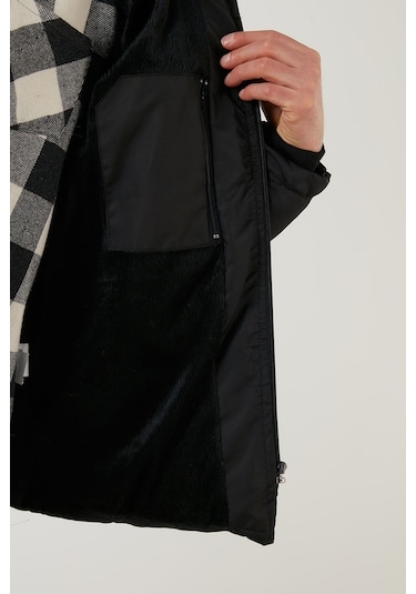 Buratti Kapüşonlu Suya Ve Rüzgara Dayanıklı Soğuk Geçirmez Slim Fit Erkek Mont 5717101 Siyah Buratti Kapüşonlu Suya Ve Rüzgara Dayanıklı Soğuk Geçirmez Slim Fit Erkek Mont 5717101 Siyah