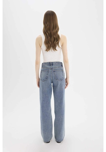 DeFacto Straight Wide Yüksek Bel Geniş Paça Uzun Jean Pantolon D7979AX25SPNM28 DeFacto Straight Wide Yüksek Bel Geniş Paça Uzun Jean Pantolon D7979AX25SPNM28