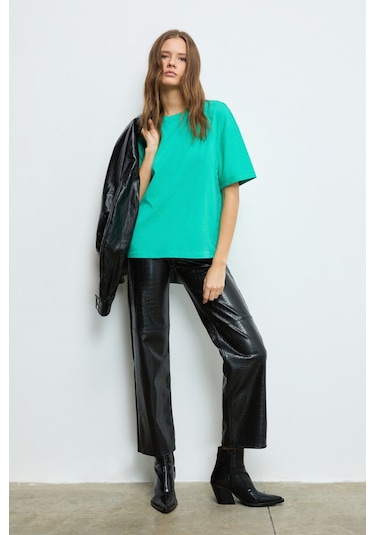 LAGERTHA Kadın %100 organik Pamuklu Kalın Dokulu Oversize Fit Yuvarlak Yakalı Yeşil T-Shirt