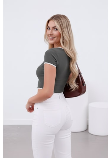 Zedefx Kadın Biyeli Yaka Detaylı T-shirt Gri