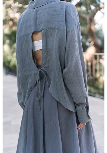 Calynn Sırt Dekolteli Çizgili Füme Keten Gömlek Füme