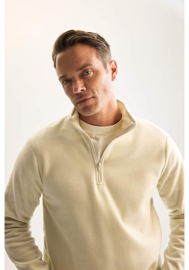 DeFacto Ekru Tüylenme Yapmayan Soğuk Geçirmez Regular Fit Dik Yaka Fermuarlı Polar Sweatshirt Y3996AZNSER117