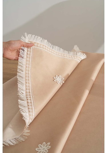 Silvio Somon Güpür Çiçekli Masa Örtüsü 160x220 Cm Somon