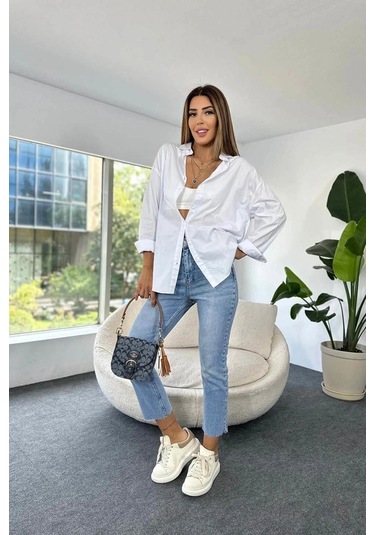 Pamuklu Poplin Kumaş Sırtı Yırtmaçlı Tasarım Kadın Gömlek Beyaz