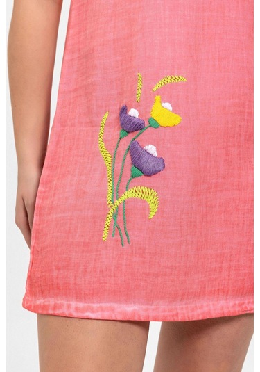 Pembe Çiçek İşlemeli Kısa Kollu Yazlık Astarsız Pamuklu Elbise Pembe