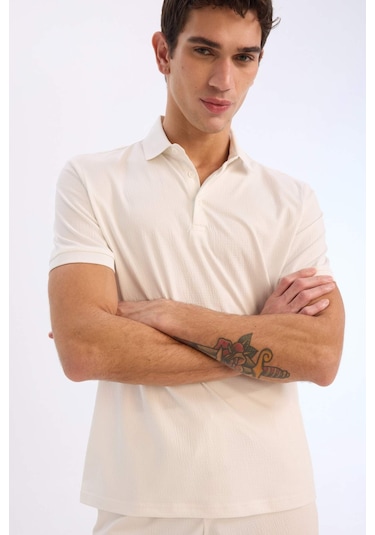 DeFacto Slim Fit Dar Kesim Polo Yaka Dokulu Kısa Kollu Krinkıl Beyaz Tişört E1222AX25SMWT32