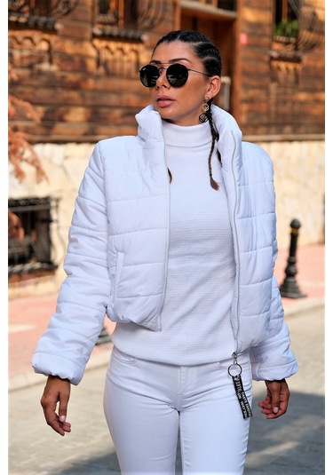 Kadın Beyaz Dik Yaka Su Geçirmez Fermuar Kapamalı Kısa Şişme Mont