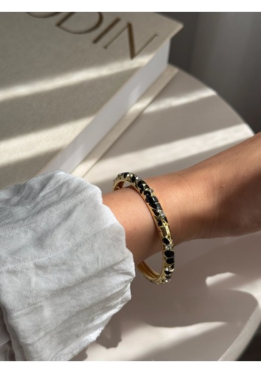 Siyah Taş Detaylı Altın Kaplama Kelepçe Bilezik Şık Ve Zarif Kadın Takı Altın