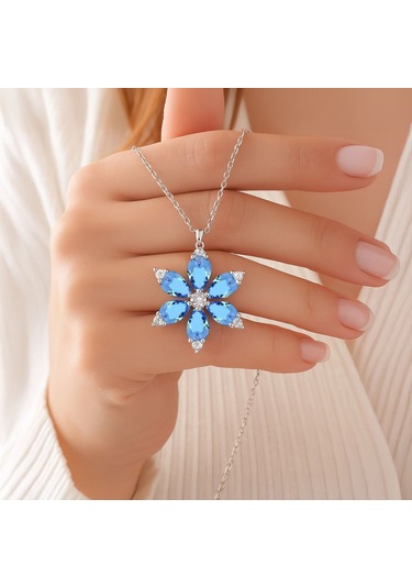 Işıklı Kutuda Aqua Taşlı Lotus Çiçeği Beyaz Gümüş Kolye Gümüş
