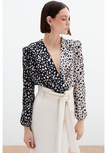 Sateen Kruvaze Desenli Bodysuit - Bej-Siyah