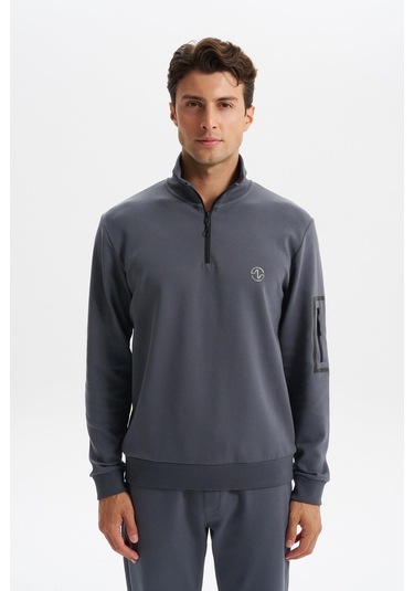 Arma Erkek Slim Fit Dik Yaka Yarım Fermuar Pamuklu Sweatshirt Sol Kol Fermuar Cepli K30404685702 Gri Arma Erkek Slim Fit Dik Yaka Yarım Fermuar Pamuklu Sweatshirt Sol Kol Fermuar Cepli K30404685702 Gri