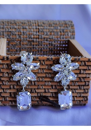 Çiçek Model Kristal Taşlı Küpe Silver