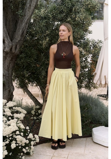Amaya Bilek Hizasında Pileli Sarı Etek sarı
