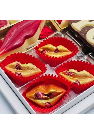 Nin Chocolate Sevgililer Günü Temalı Dudak ve Figür Çikolata Kutusu