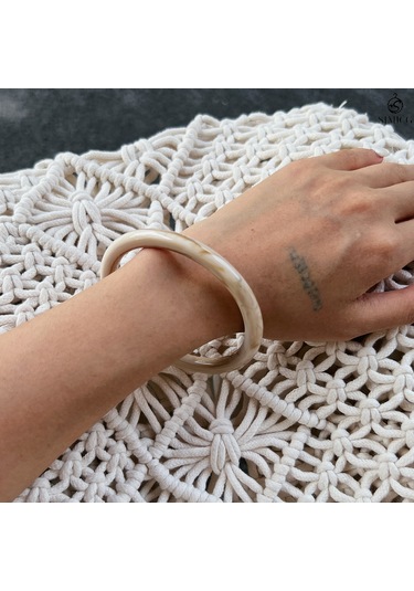 Vintage Doğal Desen Geniş Bileklik Beyaz