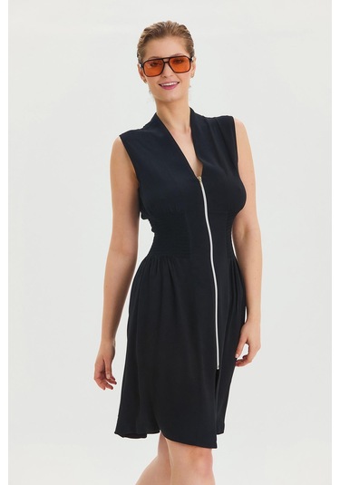 Dik Yaka Fermuar Detaylı Yazlık Elbise Siyah