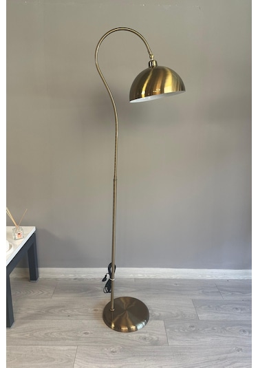 Eskitme Renk Lambader Modern Dekoratif Metal Oturma Odası Çalışma Odası Zemin Lambası Eskitme