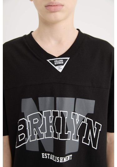 DeFacto Erkek Çocuk 2'li Takım Kısa Kollu Baskılı Tişört Beli Lastikli Eşofman Altı D9820A825SPBK81