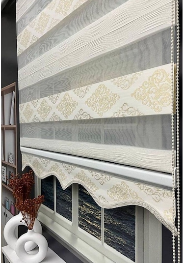 Damaks Desen Jakarlı Zebra Stor Perde Etek Dilimli