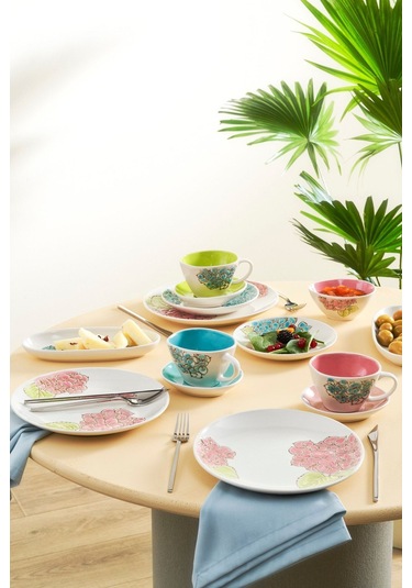 Karaca  Giselle New Bone 26 Parça 6 Kişilik Kahvaltı/Servis Takımı