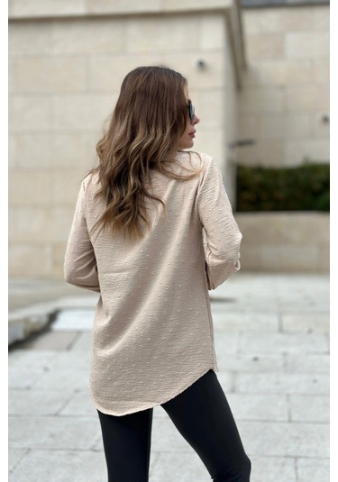 Kadın Bej Uzun Truvakar Kol, Öpücük Yaka, Ponponlu Kumaş Basic Kesim Bluz - Tesettüre Uygun Bej
