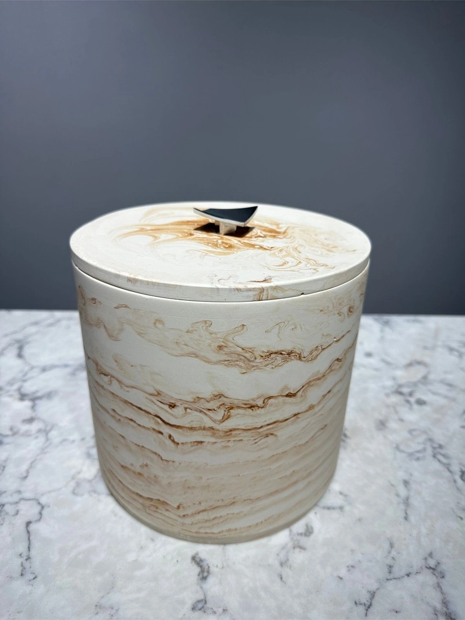 Mermer Desenli Beton Çöp Kovası Banyo Mutfak Tuvalet Wc 18 Cm 4 Litre Bej