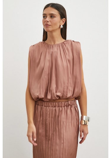 Uterpe Pileli Kolsuz Crop Bluz Tarçın