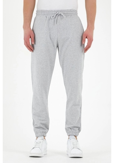 Erkek Eşofman Altı Etiketli Arka Ve Yan Cepli Regular Fit Lastik Paça 001 Gri Erkek Eşofman Altı Etiketli Arka Ve Yan Cepli Regular Fit Lastik Paça 001 Gri
