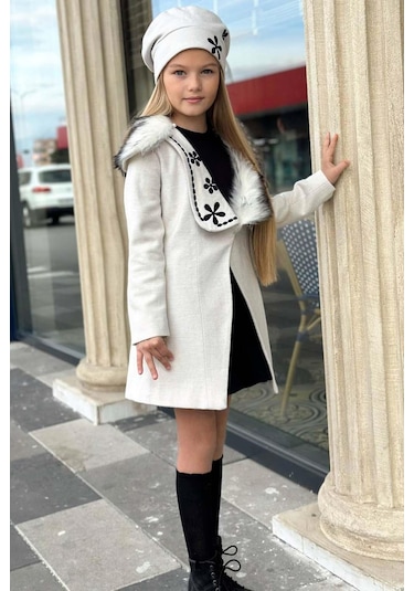 Riccotarz Kız Çocuk Yakası Kürk Ve Yonca Detaylı Etekli Ekru Kaşe Ekru