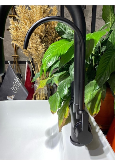 İsaoğlu Yapı Siyah Spiralli Arıtmalı Mutfak Bataryası Mat Siyah Arıtıcılı Evye Musluğu Luxury Design Siyah