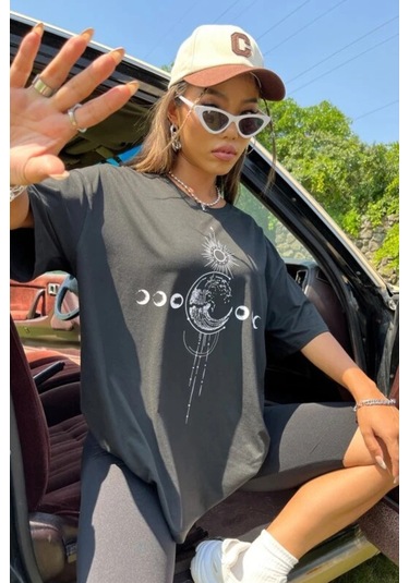 Modagen Kadın Ay Güneş Baskılı Oversize Siyah T-shirt SIYAH