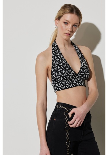 Regular Fit Normal Kesim V Yaka Kolsuz Crop Bluz Beyaz - Siyah