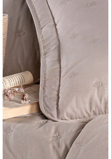 Clasy Aspendos Bej Çift Kişilik Microfiber Yatak Örtüsü Bej