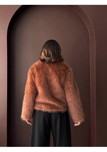 Kadın Vintage Peluş Tüylü Crop Ceket Altın Düğmeli Bisiklet Yaka Kışlık Şık Ceket Açık Kahve