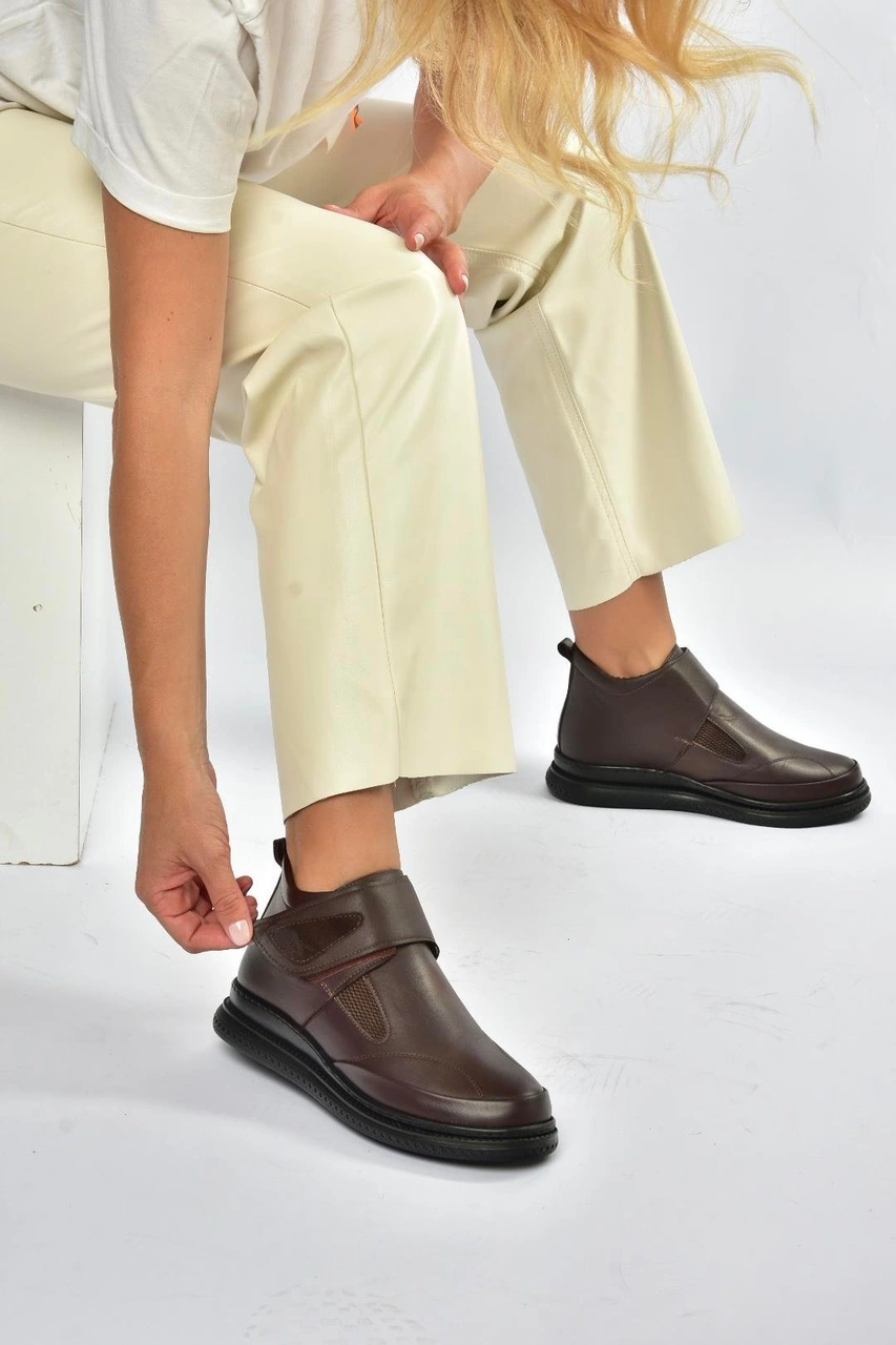 V324501903 Kahverengi Hakiki Deri Cırtlı Kadın Bot Kahverengi-hakiki Deri