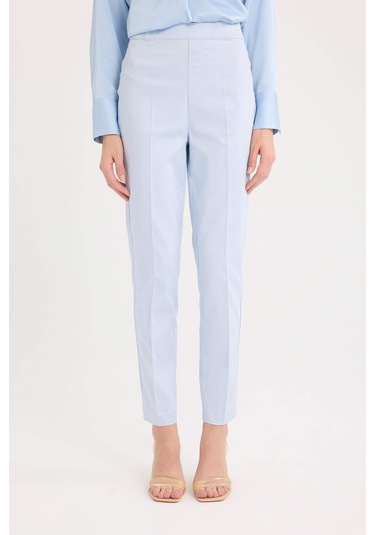 DeFacto Sigaret Saten Kumaş Pantolon Normal Bel Basic Düz Beli Lastikli Düz Paça J8743AZ25SMPR307 DeFacto Sigaret Saten Kumaş Pantolon Normal Bel Basic Düz Beli Lastikli Düz Paça J8743AZ25SMPR307