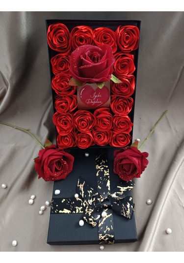 İnci Mode İyiki Doğdun 18+1 Çiçekli Kutu Hediyelik Çiçek Kutusu Siyah Doğum Günü Sürprizleri