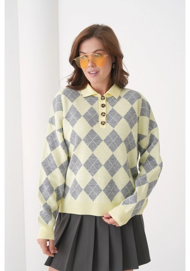 Kadın Polo Yaka Yarım Pat Düğme Detay Desenli Oversize Triko Kazak Açık Sarı