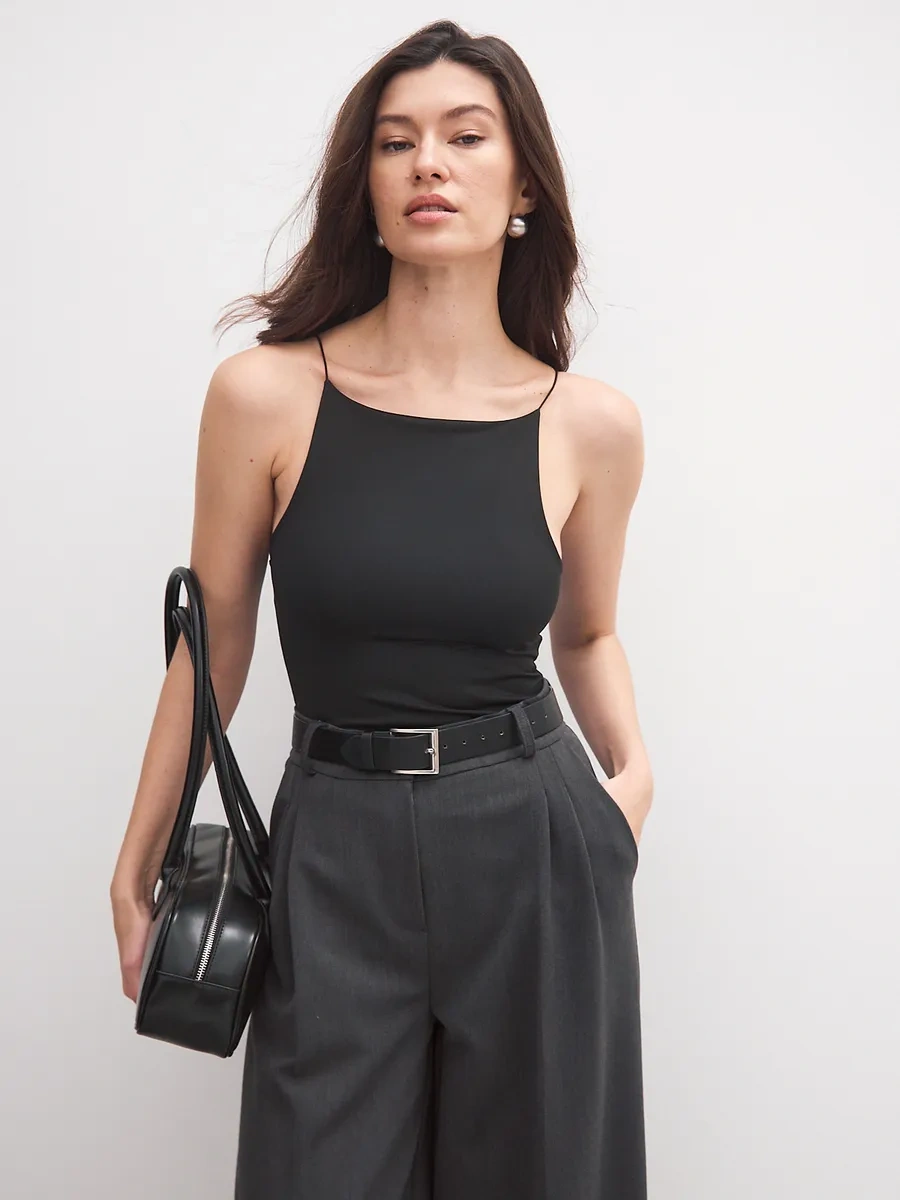 Cropstops Astarlı Askılı Vücuda Oturan Üst 287665255 Siyah