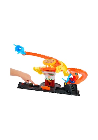 Hot Wheels Pizza Dükkanında Kobra Macerası Oyun Seti HTN81
