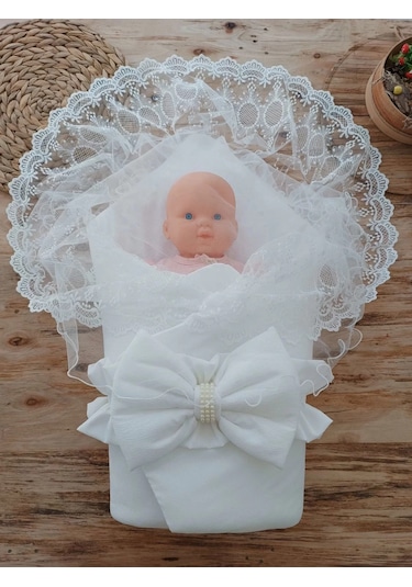 Yenidoğan Yakamoz Kumru Model Dantelli Taşlı Fiyonk Bebek Battaniyesi Kundak Ekru Çok Renkli