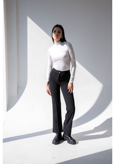 Kadın Dik Yaka Zebra Desenli Body Beyaz