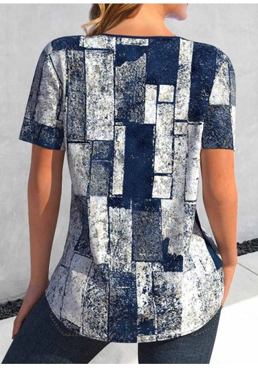 Leyla Sanat Sanata Yeni Bir Bakış Açısı Kadın Kısa Kollu Yakası Bağcıklı Kuş Gözü Detay Süprem Bluz Lacivert