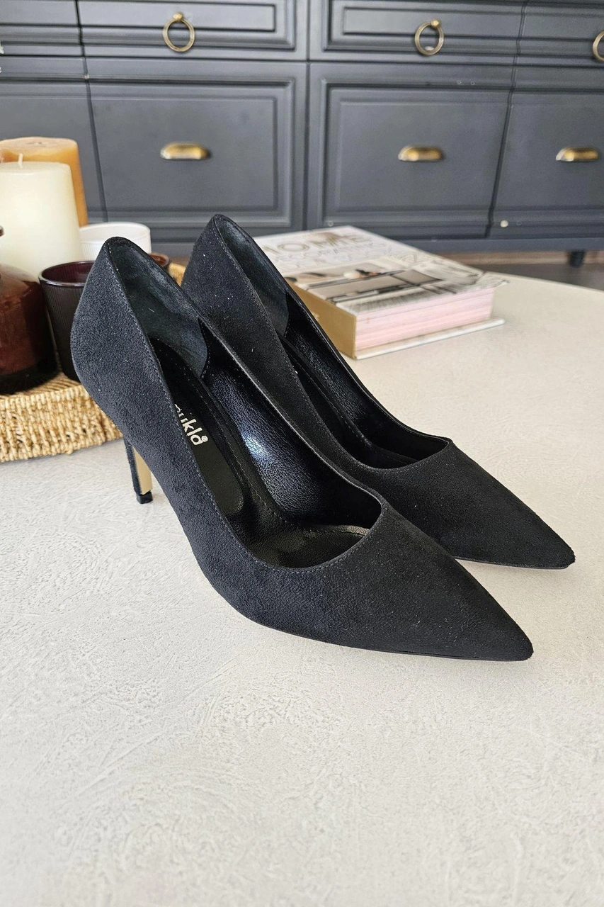 10 1814 Topukla Kadın İnce Topuklu Stiletto Ayakkabı Siyah Süet