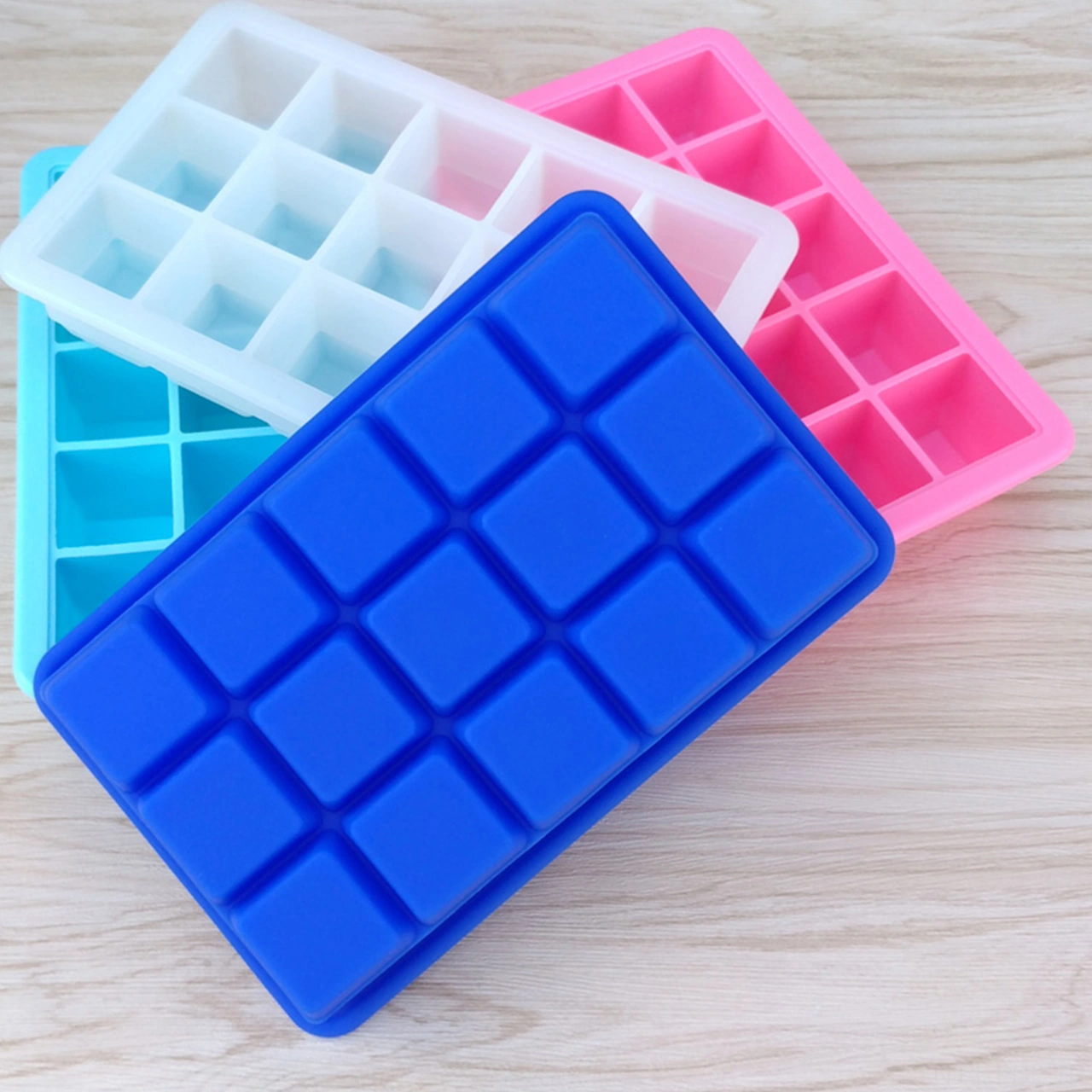 Padalink 15 Hücreli Silikon Buzluk Kalıbı, Çıkarılabilir Kapaklı, Kolay Buz Salımı, Yiyecek Dereceli, Ev Ve Restoran Kullanıma Uygun Çok Renkli