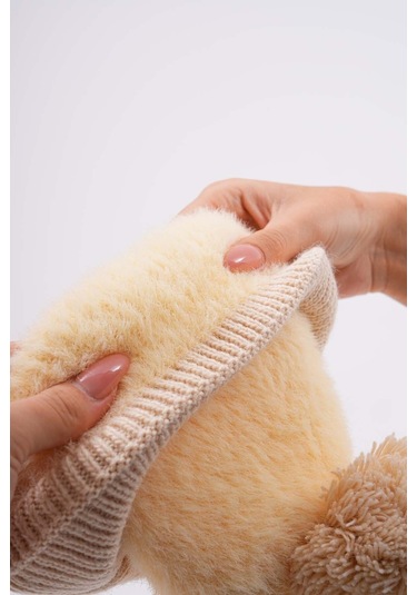 Peluş Ponponlu Bere Krem